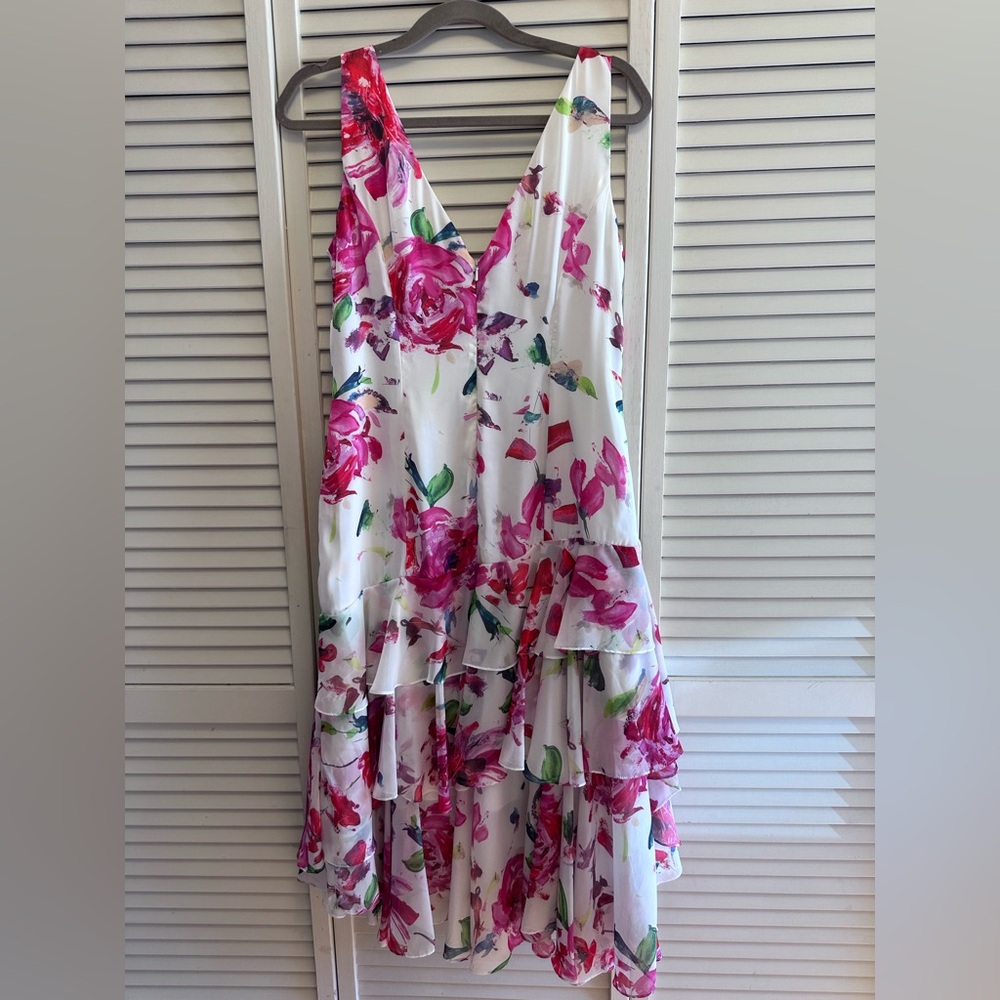 Theia Size 10 Floral Sleeveless Hi/Lo Dress. PTP 17” length front 42”, Back 46”. - Picture 4 of 7